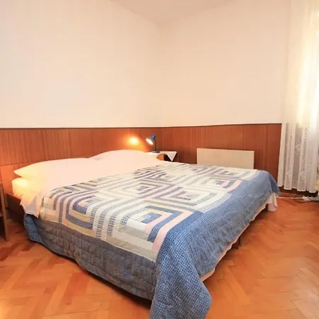 With A Parking Space - 7854 3*