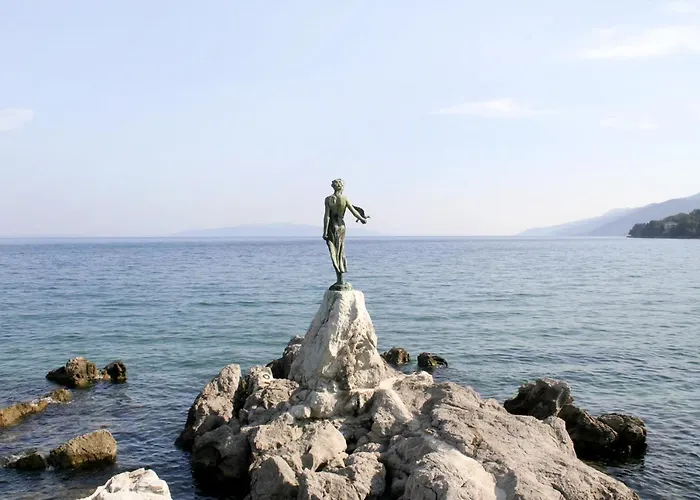 With A Parking Space - 7854 Penzion 3*