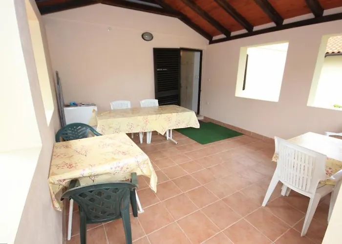 With A Parking Space - 7854 Penzion