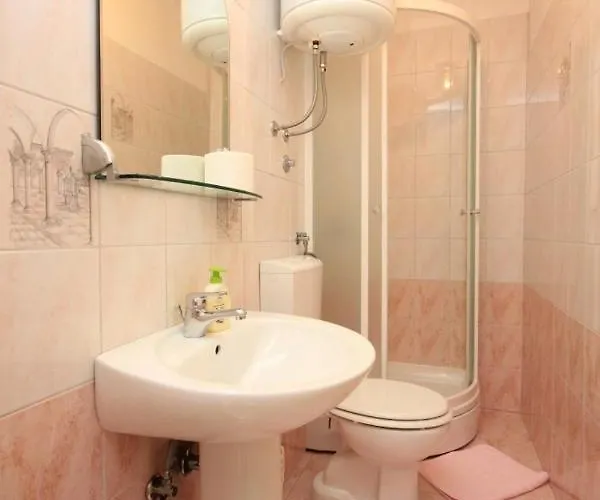 Penzion With A Parking Space - 7854 3*